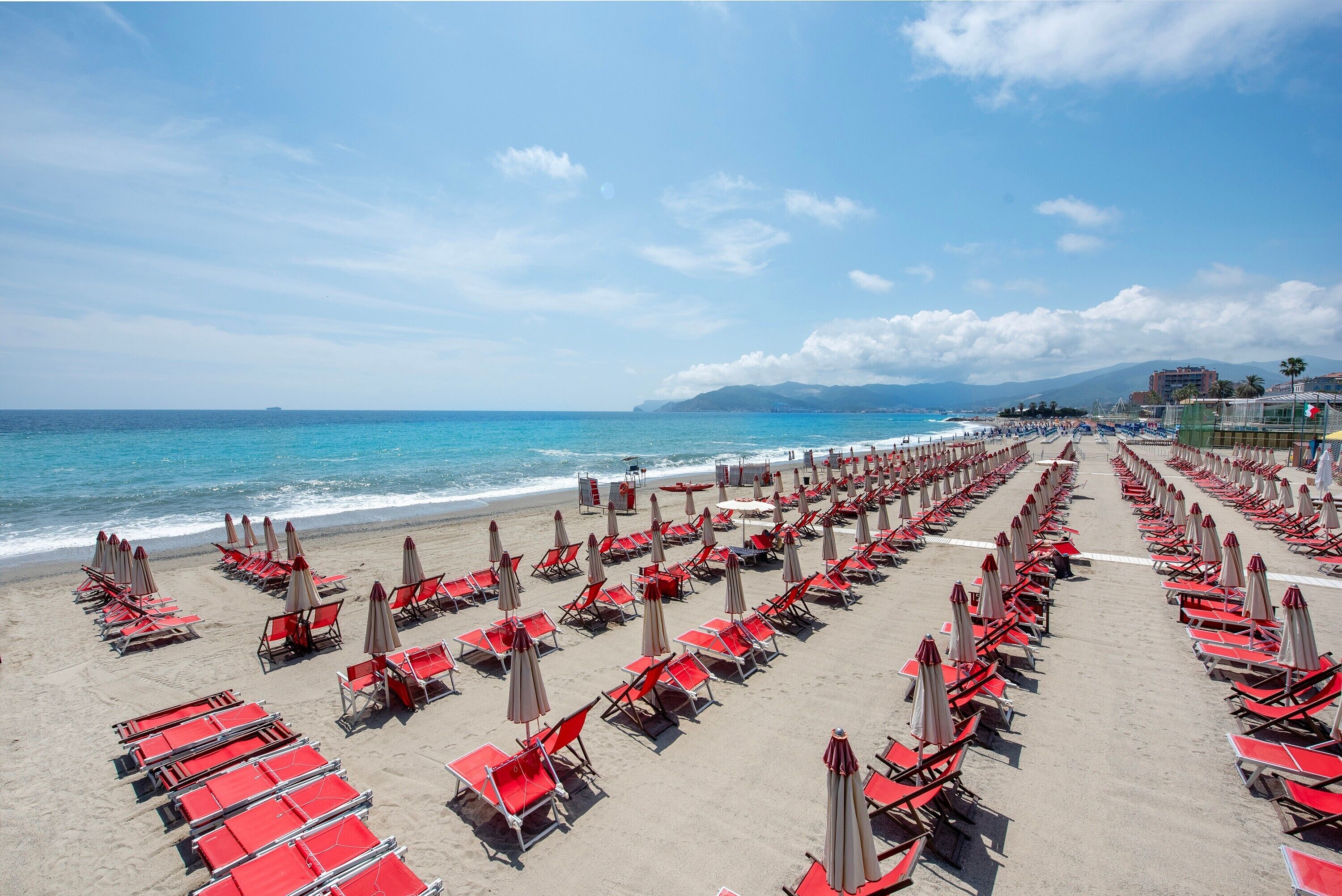 Una spiaggia nelle vicinanze