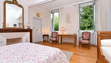 2 chambres, fer et planche à repasser, Wi-Fi gratuit, draps fournis