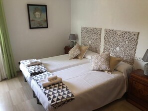 5 chambres, fer et planche à repasser, Wi-Fi gratuit, draps fournis