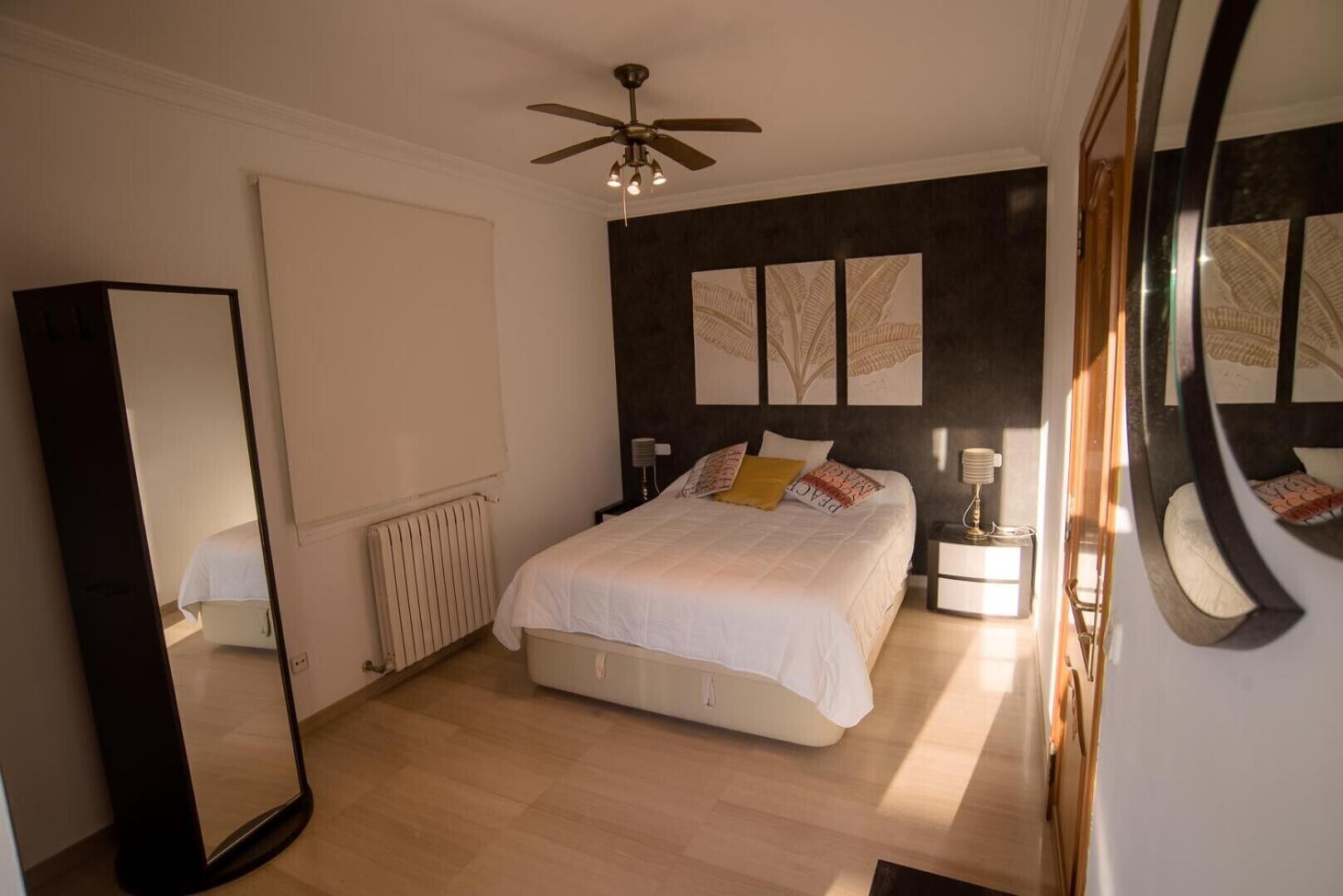 5 chambres, fer et planche à repasser, Wi-Fi gratuit, draps fournis