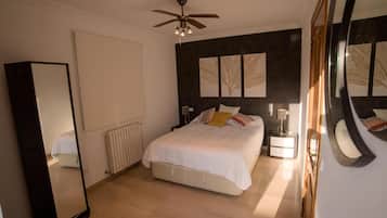 5 chambres, fer et planche à repasser, Wi-Fi gratuit, draps fournis