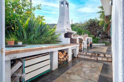 Maison de campagne "La Villa Del Relax" avec vue sur les collines, terrasse et Wi-Fi