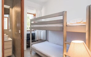 6 Schlafzimmer, Bügeleisen/Bügelbrett, kostenloses WLAN, Bettwäsche