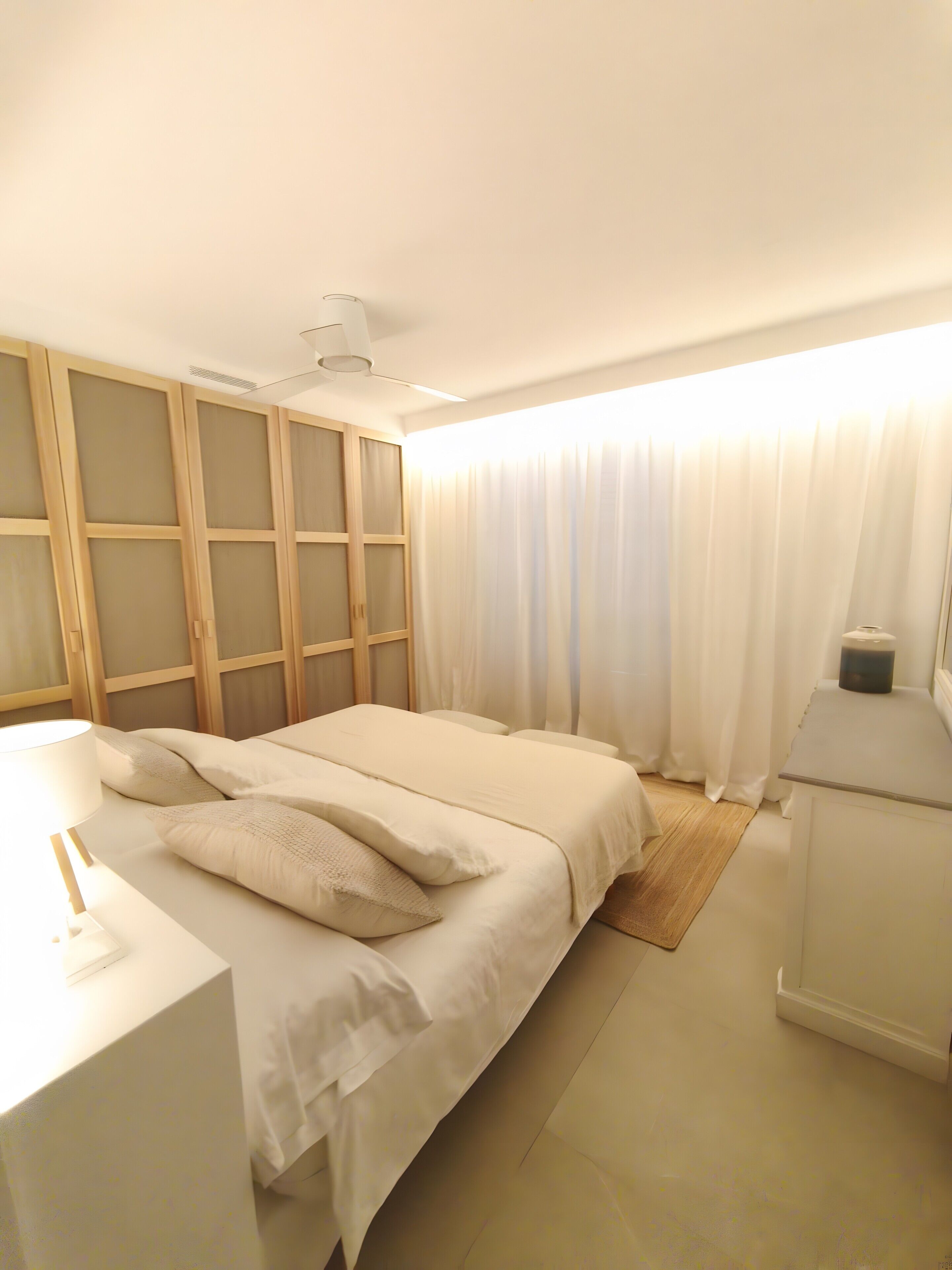 6 室のベッドルーム、アイロン / アイロン台、WiFi (無料)、ベッドシーツ