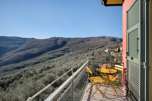 Ferme 'Il Nido Tra Gli Ulivi' avec vue sur la mer, Wi-Fi et climatisation