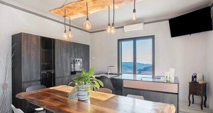 Ferme 'Il Nido Tra Gli Ulivi' avec vue sur la mer, Wi-Fi et climatisation