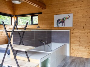 Interior - Spacious Holiday Home 'La Cafoutche X X L' with Private Terrace, Shared Garden & Wi-Fi (Gommenec'h)