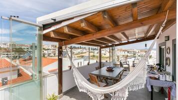 屋外ダイニングエリア