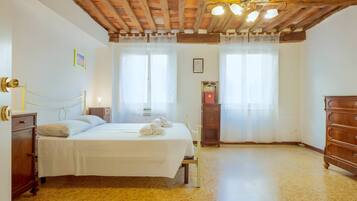 1 Schlafzimmer, Bügeleisen/Bügelbrett, Bettwäsche