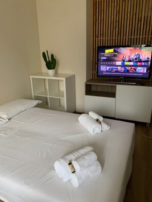 1 bedroom, iron/ironing board, free WiFi, bed sheets
