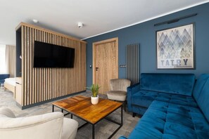 Apartamento luxo, vista para a montanha | Quartos à prova de som, Wi-Fi de cortesia, roupa de cama