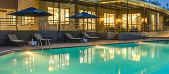 Gem Suites Hotel & Luxury Serviced Apartments