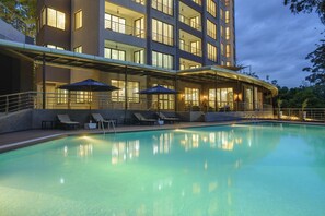 Pool - Gem Suites Hotel & Luxury Serviced Apartments (Nairobi)