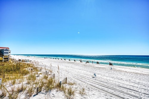 Golf Cart ☀️ 6 Seat Cart thru 10/31, 3 Min to Beach, Foosball, Pool ☀️ Dune Allen