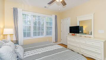1 quarto, Wi-Fi de cortesia, roupa de cama