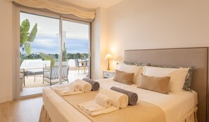 3 chambres, fer et planche à repasser, lit parapluie, Wi-Fi gratuit