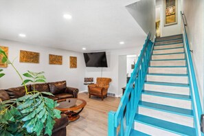 TV - NEW-Close to Confluence Park! (Denver)