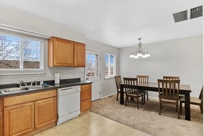 Fridge, oven, dishwasher, coffee/tea maker