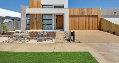 Modern villa - 12 sleep