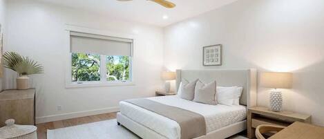 4 habitaciones, tabla de planchar con plancha y cuna de viaje