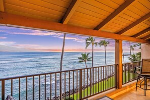 Property grounds - Paradise in Stunning Penthouse with A/C, parking, sleeps 6!
Lauloa # 405 (Wailuku)