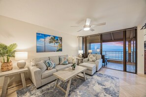 Smart TV, books, stereo - Paradise in Stunning Penthouse with A/C, parking, sleeps 6!
Lauloa # 405 (Wailuku)