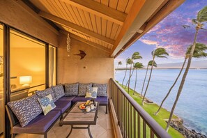 Property grounds - Paradise in Stunning Penthouse with A/C, parking, sleeps 6!
Lauloa # 405 (Wailuku)