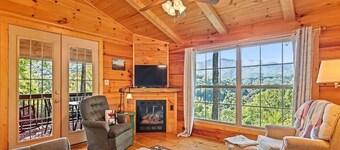 Cozy Mountain Cabin - Amazing View! Central heat/AC, fireplace, firepit