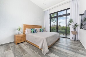 5 bedrooms, travel cot, free WiFi, bed sheets - Casa Giving Tree: Immaculate 5-Bedroom Villa in Exclusive Beachfront Community (Tamarindo)