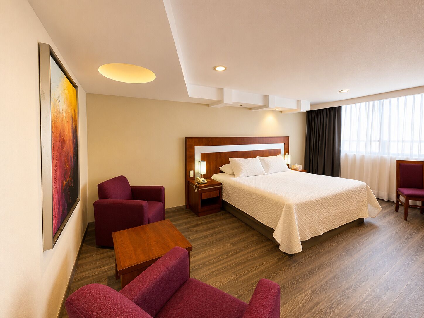 Junior Room | Laptop workspace, soundproofing, WiFi (free), bed sheets