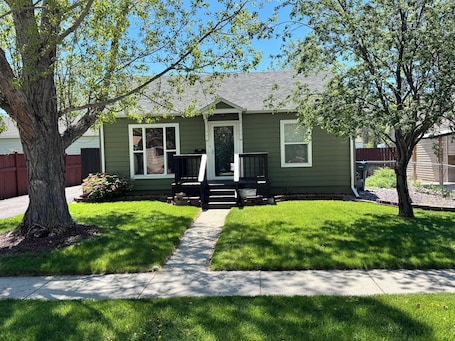 Exterior. Pet-Friendly 3BR Billings Home with Fenced Yard, Gym Near Hospitals & Downtown