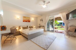 3 slaapkamers, een strijkplank/strijkijzer, gratis wifi, beddengoed