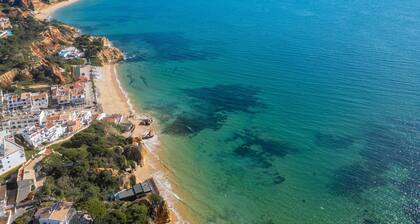 Family Villa w/ Pool & BBQ in Olhos d’Água