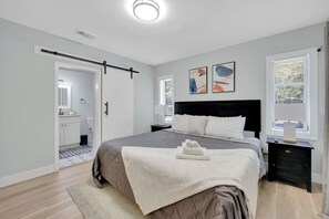 4 chambres, fer et planche à repasser, Wi-Fi gratuit, draps fournis