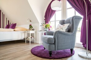 3 bedrooms, in-room safe, desk, iron/ironing board