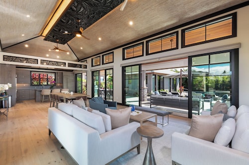 Luxury Nohea Home with Pool & 2 Adjoining Ohanas