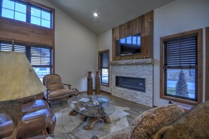 تلفزيون ذكي، مدفأة، كُتُب