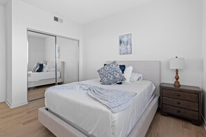 3 Schlafzimmer, Schreibtisch, BĂŒgeleisen/BĂŒgelbrett, Reisekinderbett