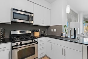 Micro-ondas, fogão, cooktop, lava-louças