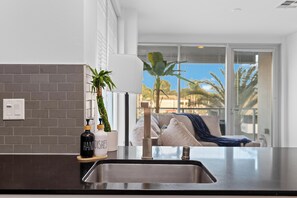 Smart TV, books, stereo - The Rose-Spacious 3BR Retreat Near Marina w/ Pool, Gym, Hot Tub & Parking (Marina del Rey)