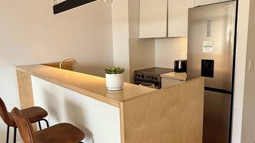 Fridge, microwave, oven, stovetop