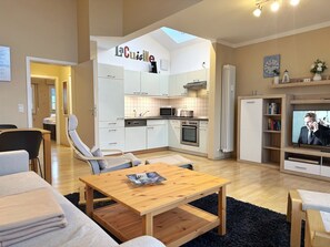 Unclassified image, 5 of 26, button