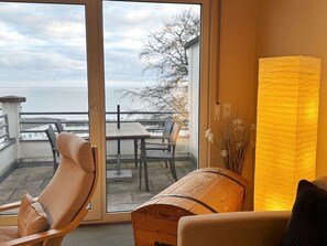 Unclassified image, 4 of 26, button