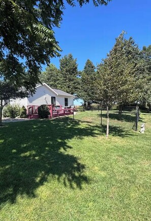 Property grounds - Farmhouse Oasis (Dallas Center)