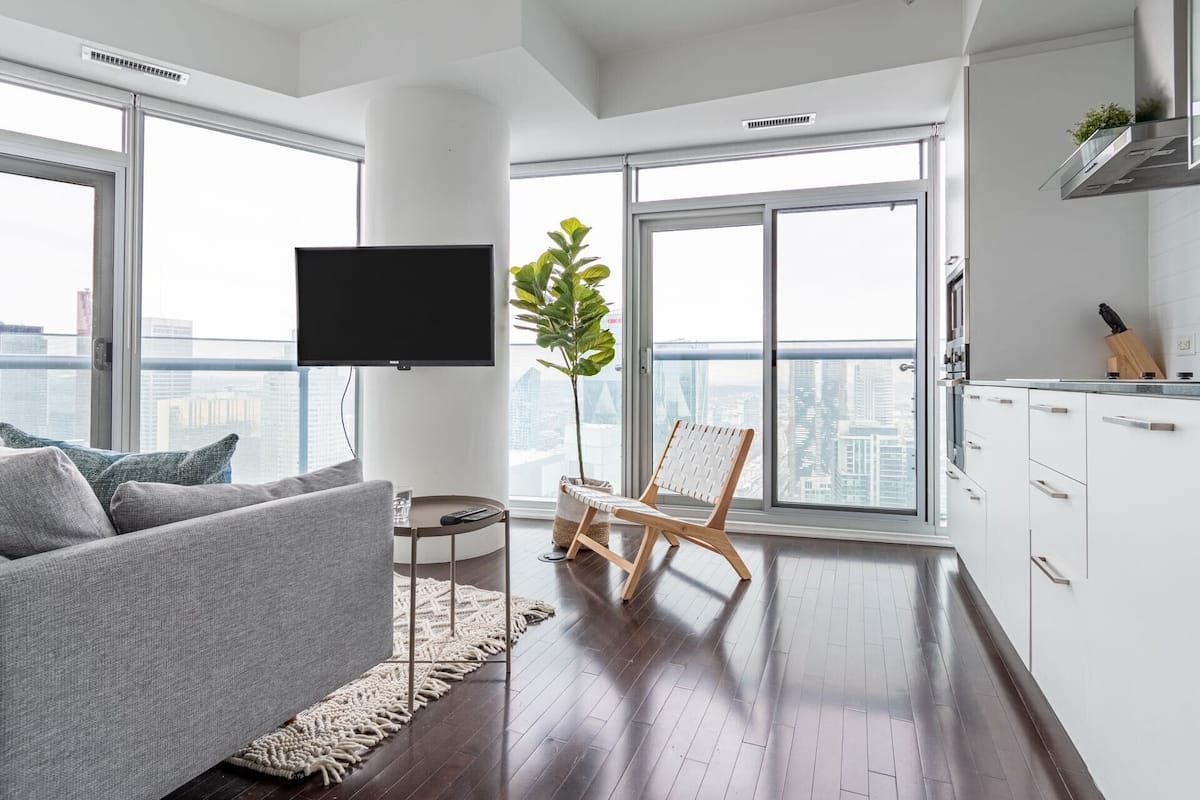 Club Suite, Non Smoking, City View | Living area | Smart TV