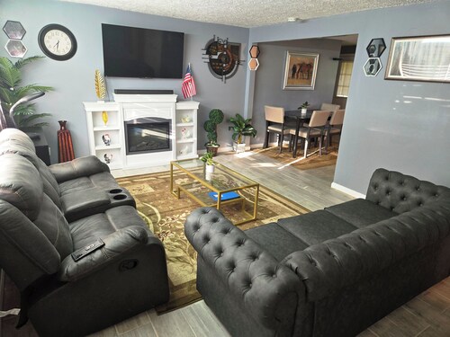 GUEST-HOUSE # 2- 3 Bedroom house in awesome Reynoldsburg 