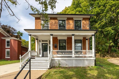 Charming Historic Gem in the Heart of Galena!