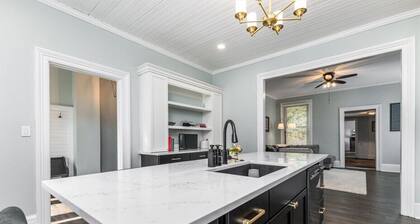 Charming Historic Gem in the Heart of Galena!