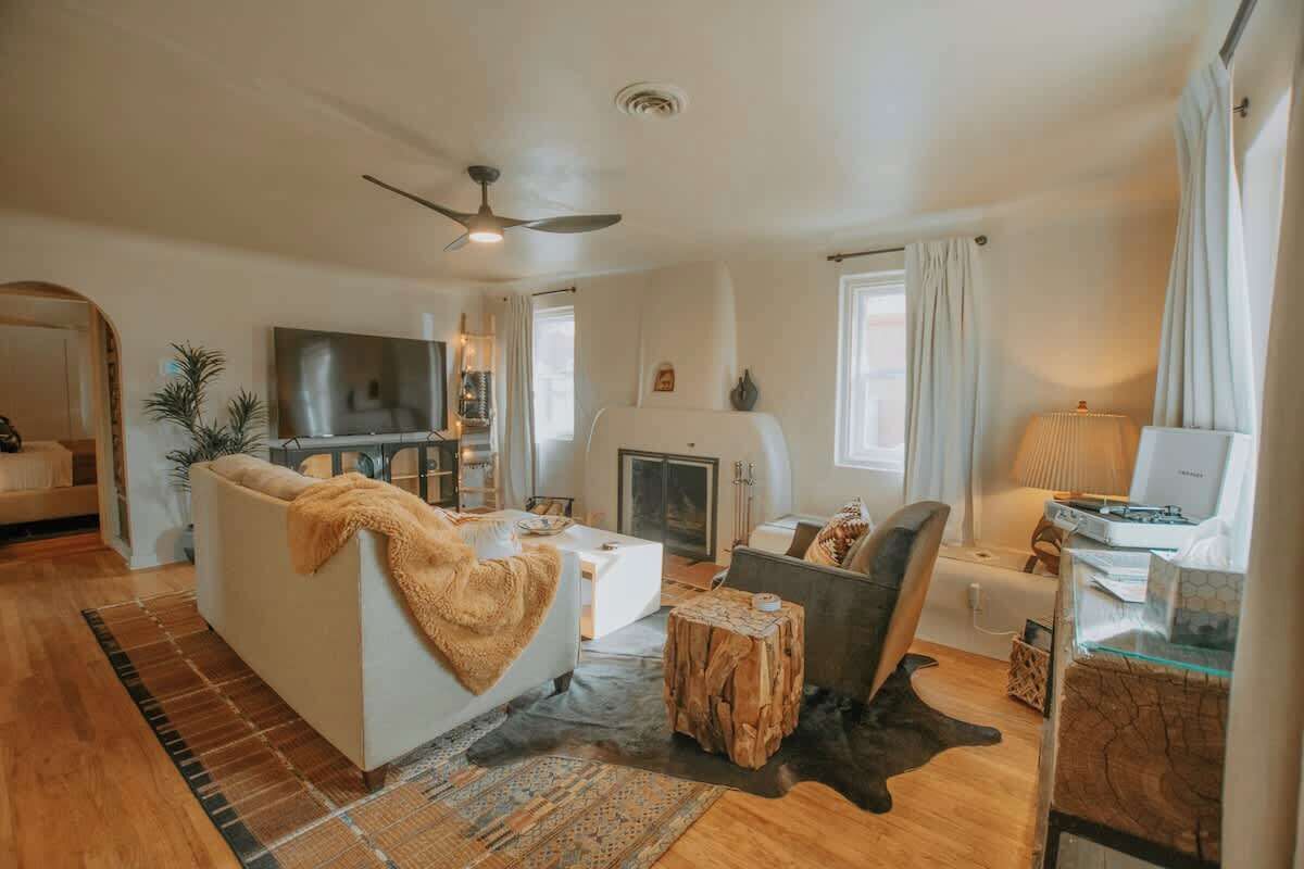 智能电视、壁炉