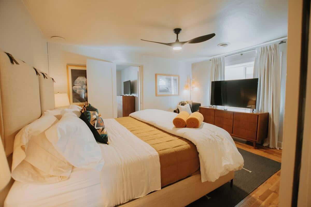 2 bedrooms, iron/ironing board, travel cot, free WiFi